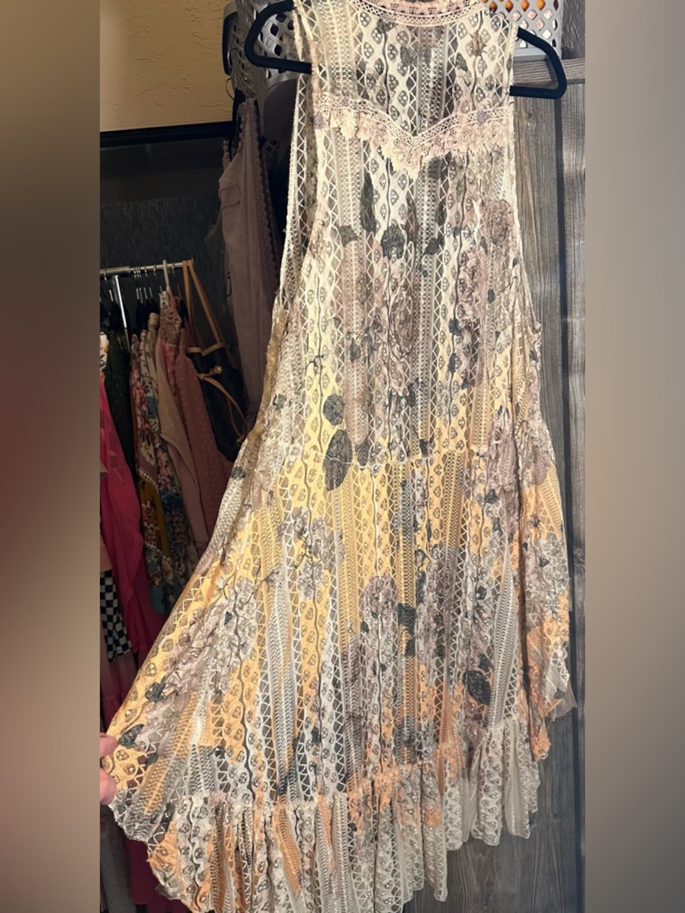 Origami Sheer Lace vest in cream, yellow and mocha with floral design - Picture 3 of 4